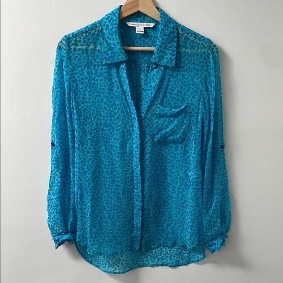 Diane Von Furstenberg Tops - Diane Von Furstenberg 100% Silk Lorelei blouse 2 Blue turquoise button down top